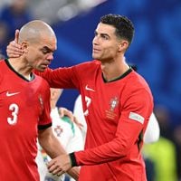 Hasta las lágrimas: la conmovedora imagen de Cristiano Ronaldo y Pepe tras quedar fuera de la Eurocopa