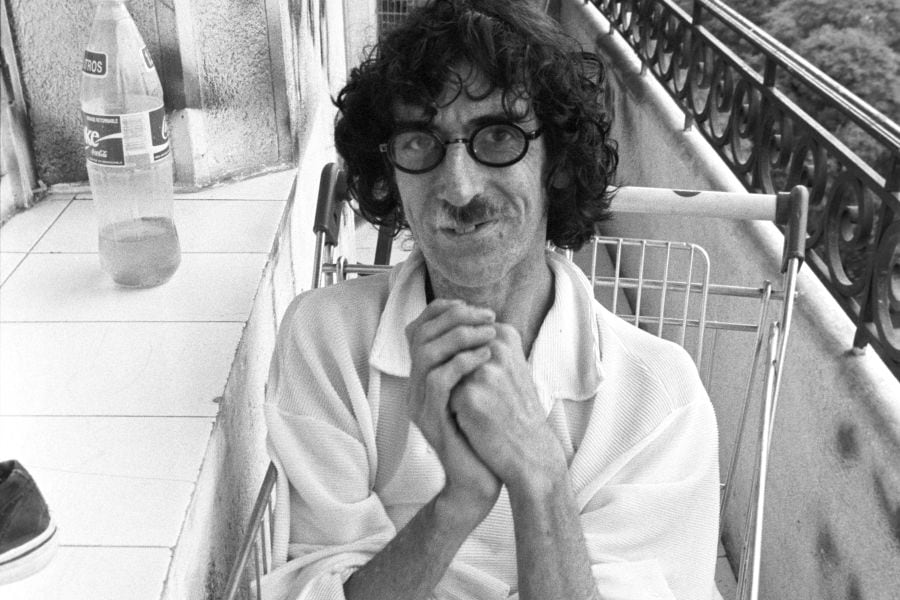 Charly Garcia Internado De Urgencia Primer Test Da Negativo Por Covid La Tercera