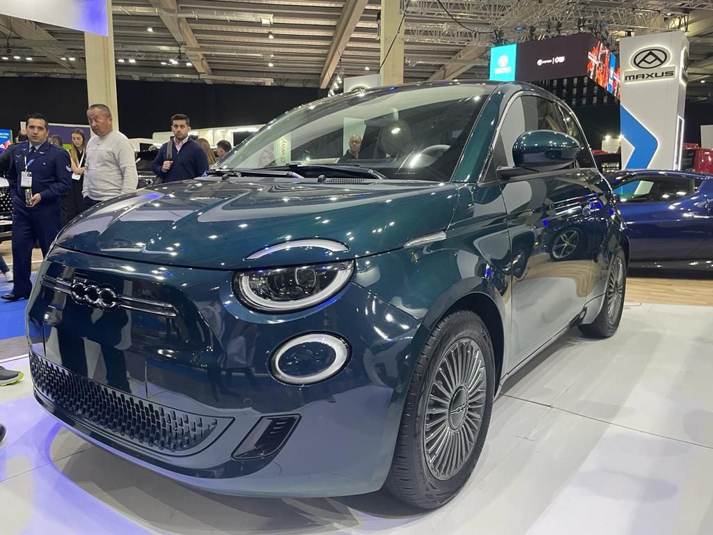 Fiat abre su aventura eléctrica en Chile con la presentación del 500e