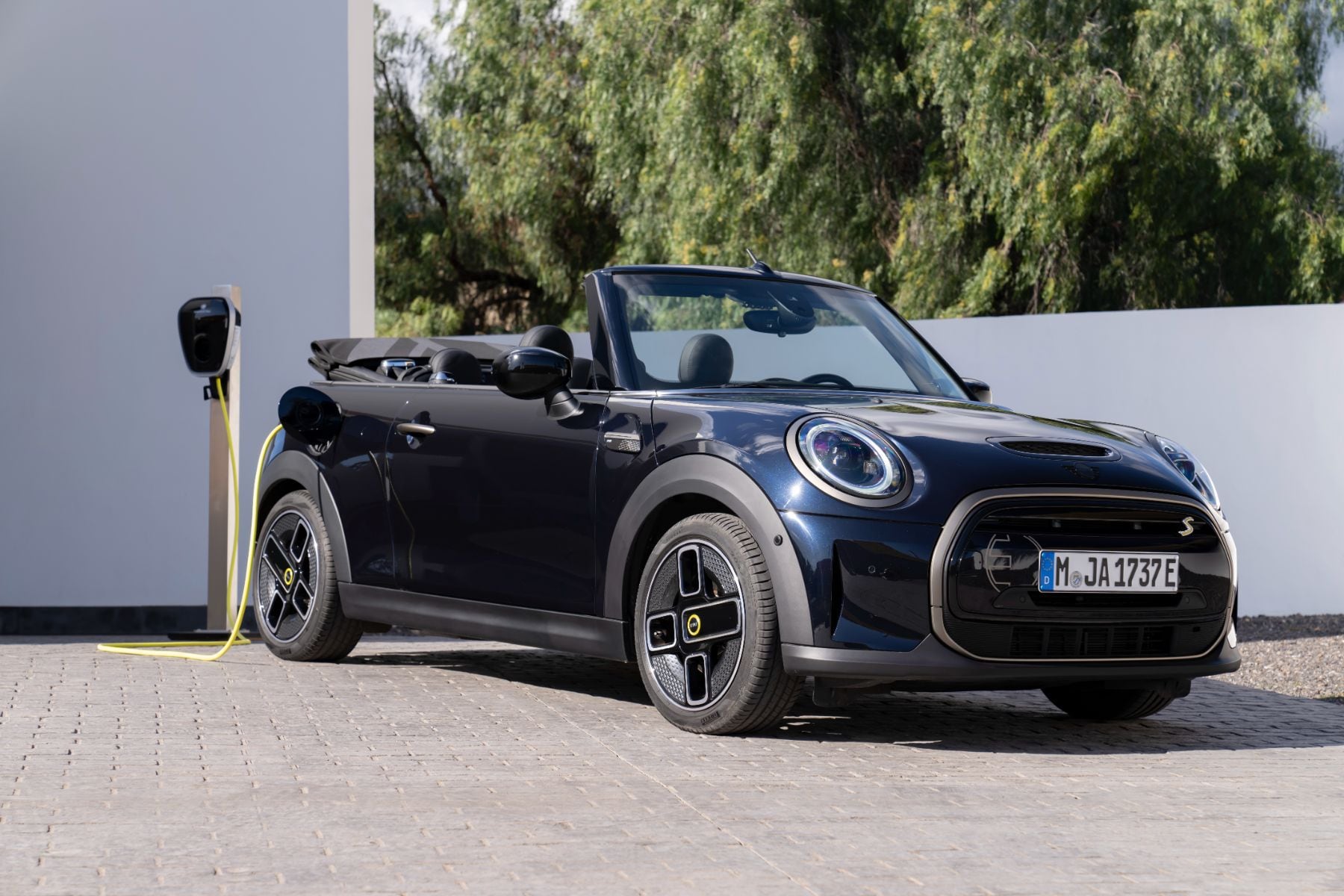 El MINI Cooper Cabrio eléctrico nace con una edición limitada