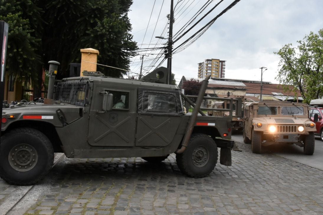 TEMUCO: Llegada militares regimiento Tucapel por estado de excepcion