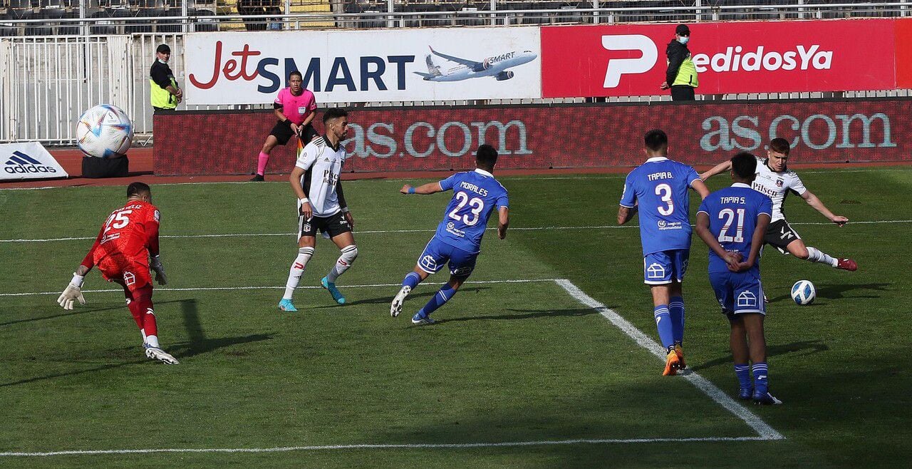 Leonardo Gil bate a Cristóbal Campos.