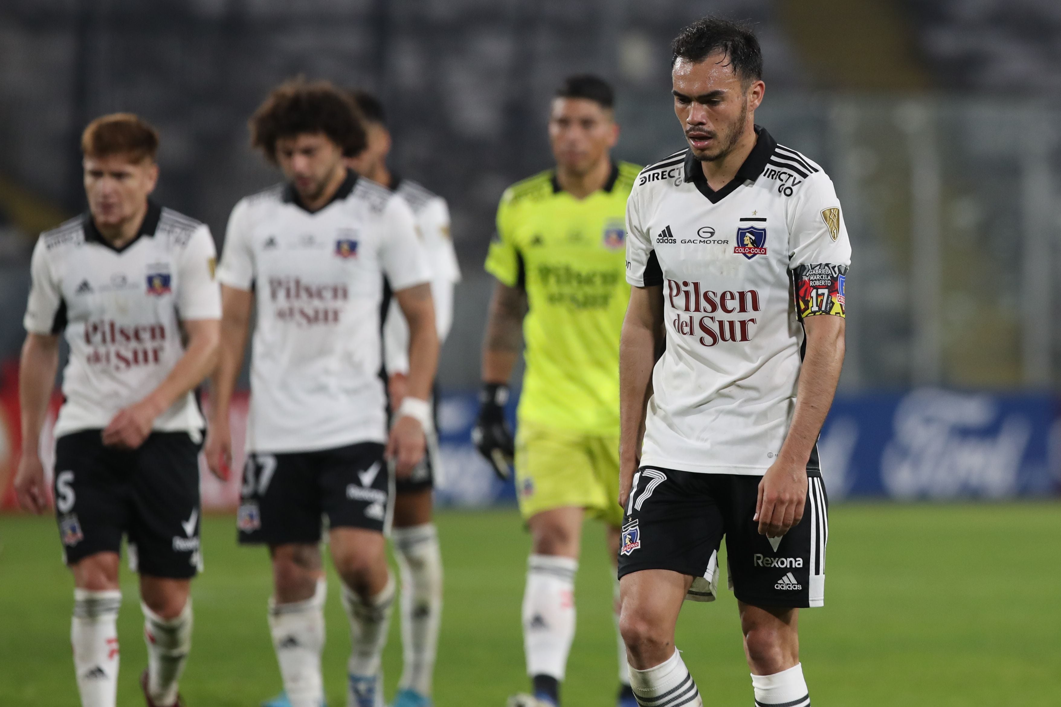 Colo Colo sale de la cancha después de caer ante Fortaleza