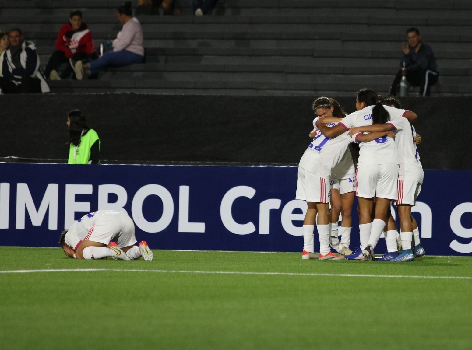 Las jugadoras de Chile celebrando el pase al mundial de India. Foto: La Roja.