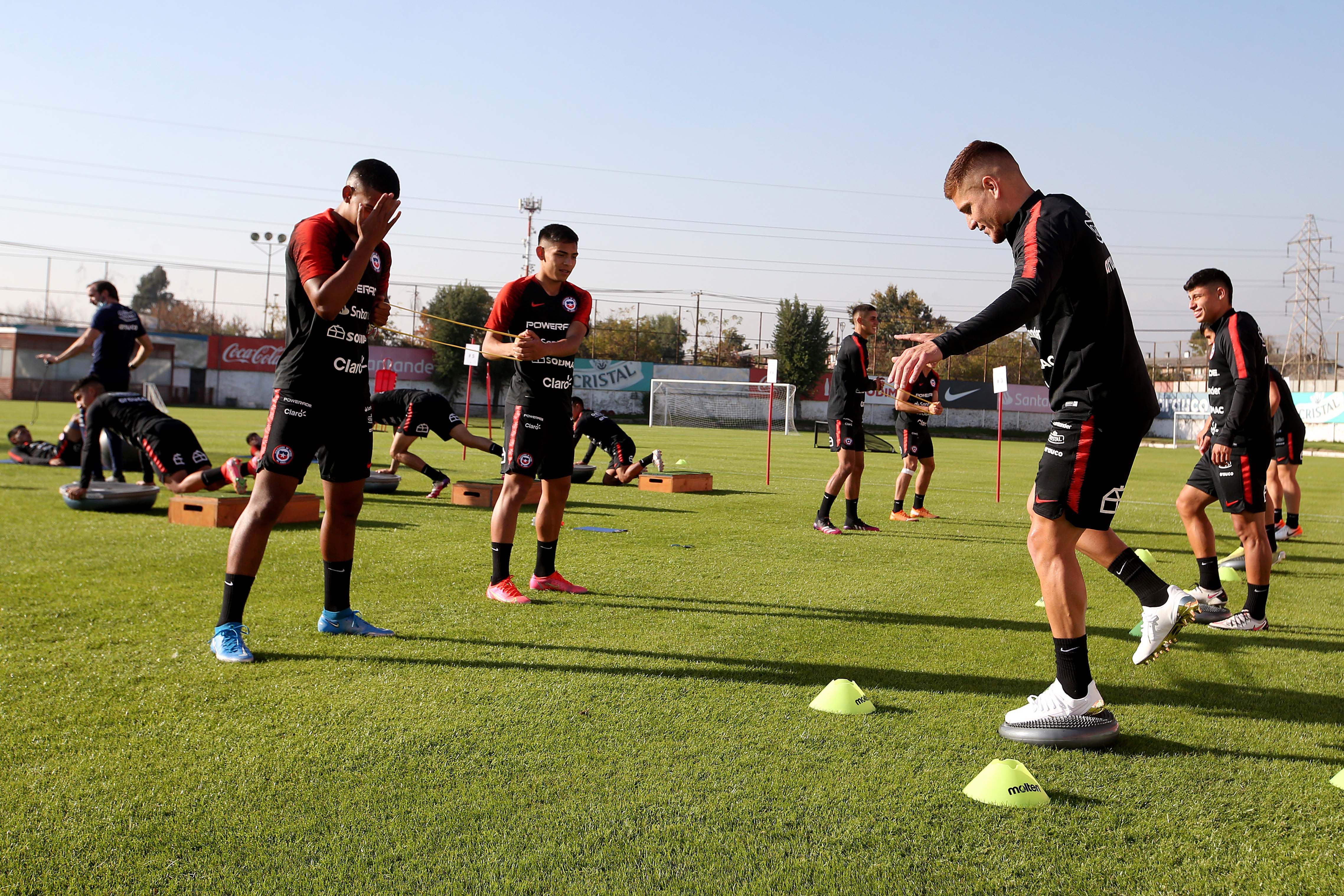 Leonardo Gil entrena con la Roja por primera vez, durante el segundo microciclo de Martín Lasarte como entrenador de la Selección.