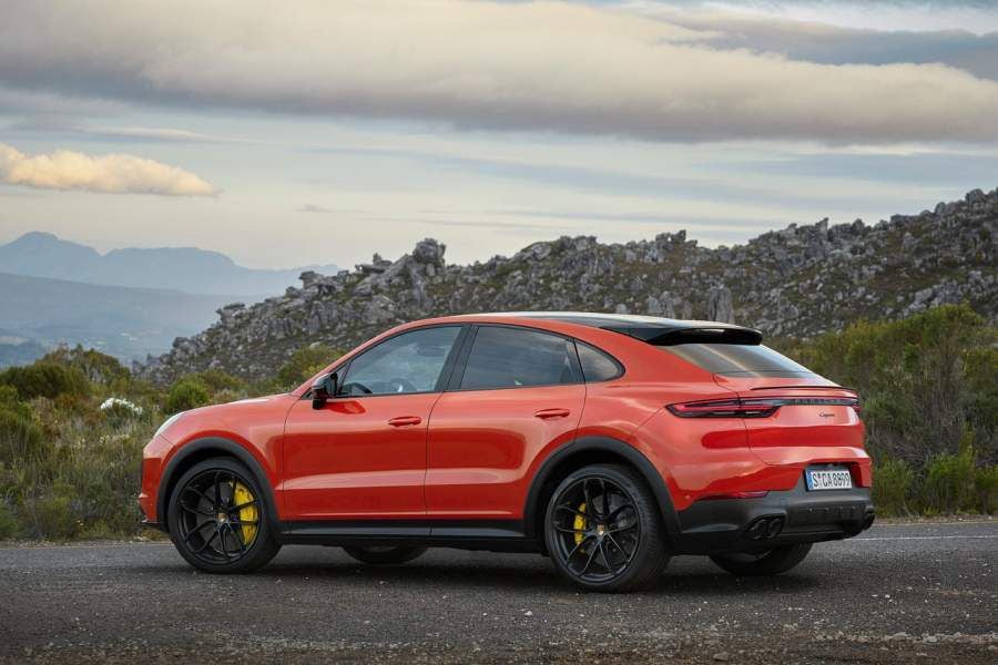 Porsche-Cayenne_Coupe-2020-1280-06-900x600.jpg