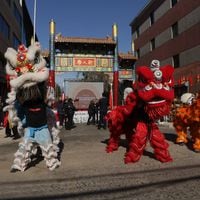 Para mejorar la “sensación de seguridad”: inauguran pórtico chino en barrio Meiggs