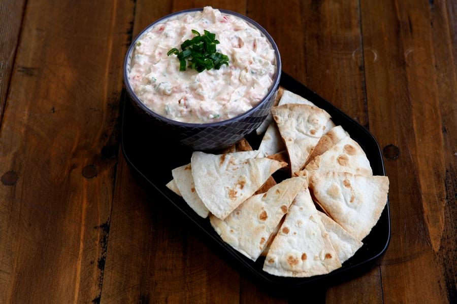 Aprende a hacer un dip fácil de yogurt, queso crema, tomate y cebollín - La  Tercera