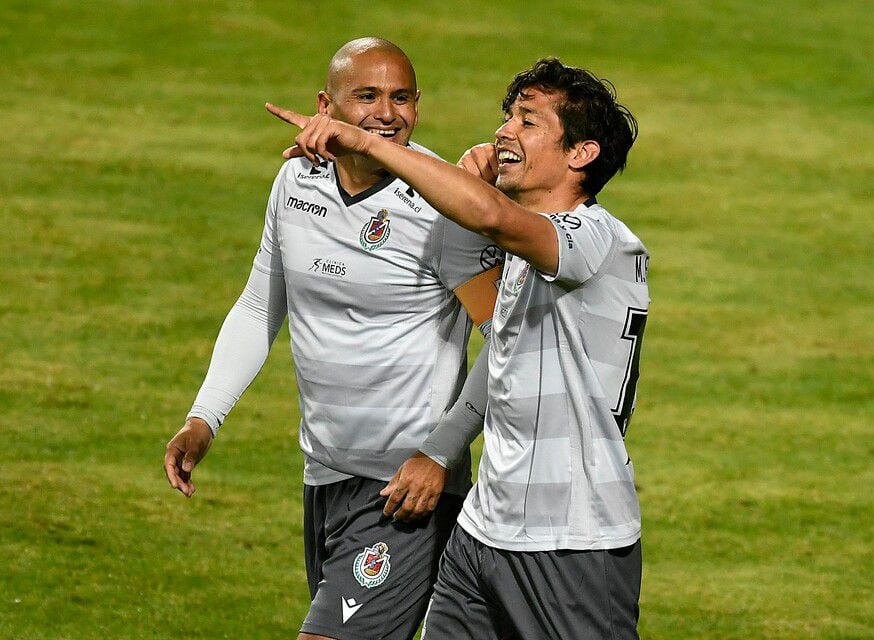 Humberto Suazo y Matías Fernández