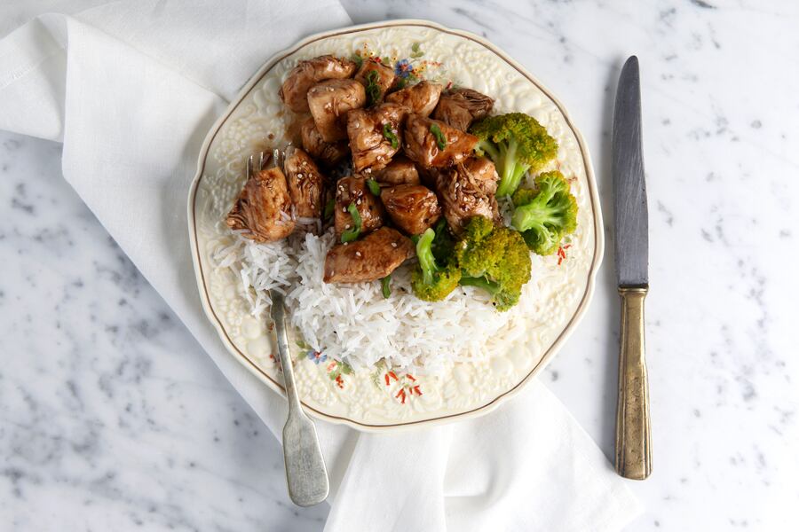 Cómo hacer pollo con salsa teriyaki acompañado de arroz basmati y brócoli -  La Tercera