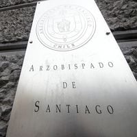 Condenan a Arzobispado de Santiago a pagar $70 millones a víctima de abuso sexual cometido por el fallecido sacerdote Tito Rivera