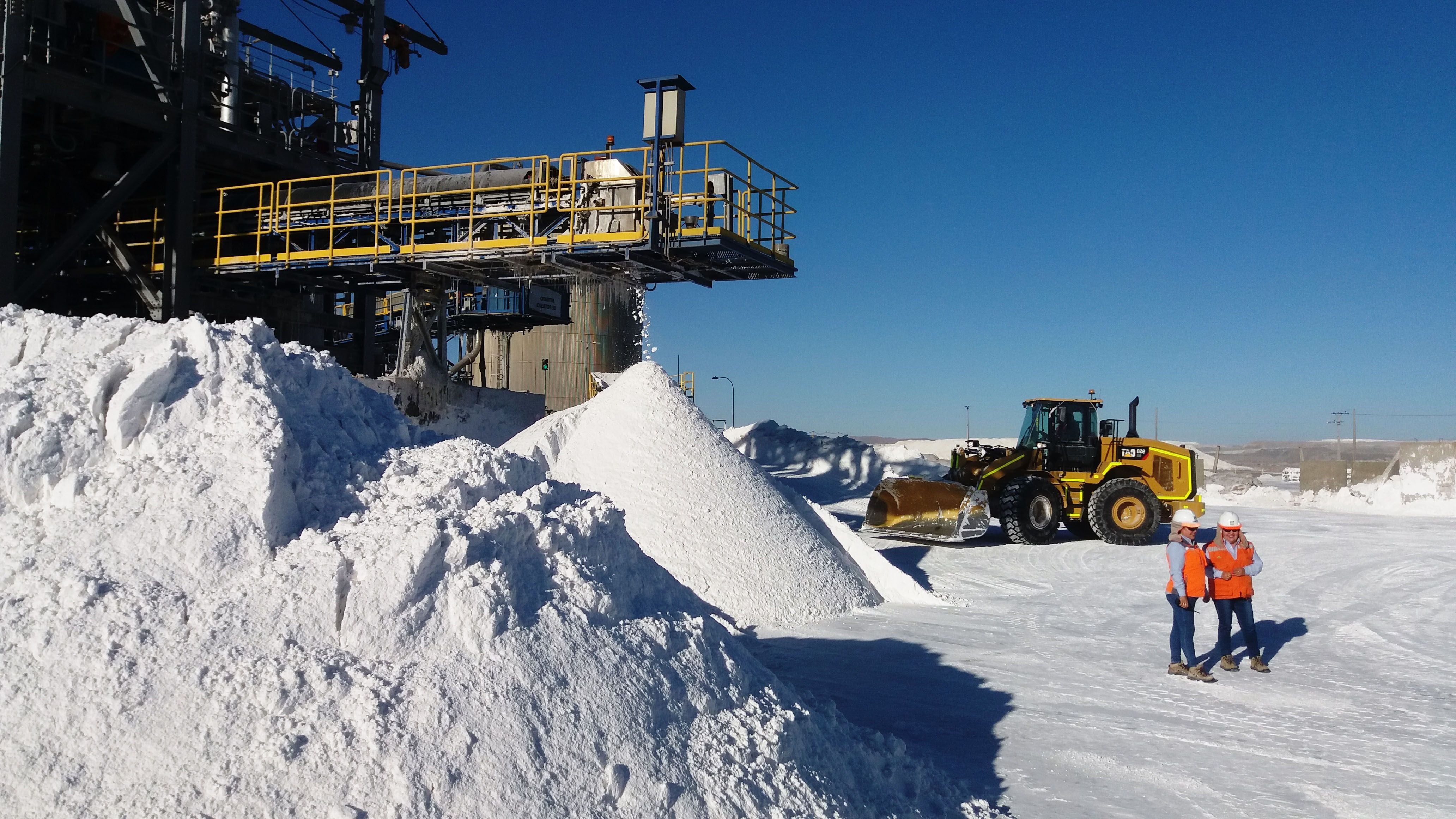 SQM lanza un plan por US$ 1.500 millones en el Salar de Atacama, pero advierte que contrato con Corfo impone “limitantes a inversiones”