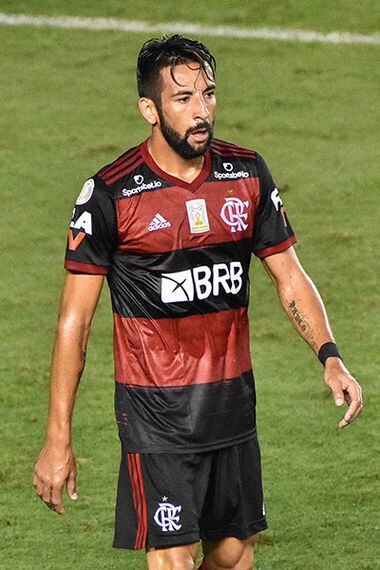 Paparazzo Rubro-Negro on X: Fontes ligadas ao #Flamengo, sobre a acerto  com o lateral direito Mauricio Isla, que segundo @ESPNChile já vai fazer  exames médicos para assinar com o #CRF: “Eles não