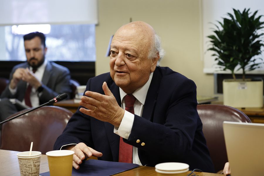 El embajador de Chile en Argentina, José Antonio Viera-Gallo, participa de la comisión de Relaciones Exteriores del Senado.