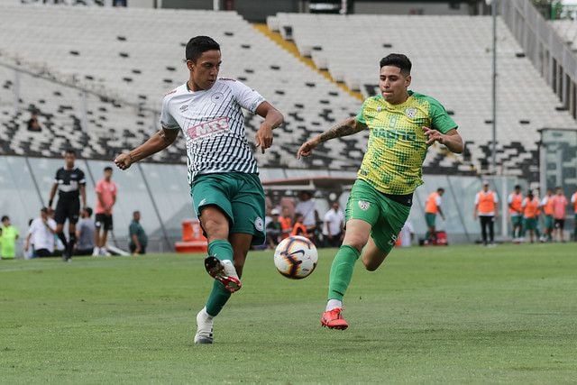 Rodelindo Román, en un duelo de la última temporada.