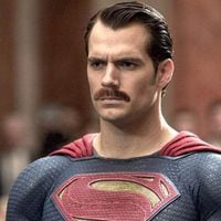 Henry Cavill bromea con el tema del bigote en Justice League: “Casi arruina mi carrera” 