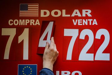 Dólar registra fuerte caída tras aprobación de millonario paquete de estímulo fiscal en EE.UU.