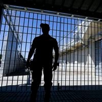 De la “cárcel no es solución” a la construcción de otro penal de alta seguridad: el giro obligado de Boric ante la crisis penitenciaria