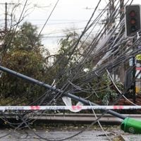 Sernac oficia a compañías eléctricas por cortes de energía tras sistema frontal