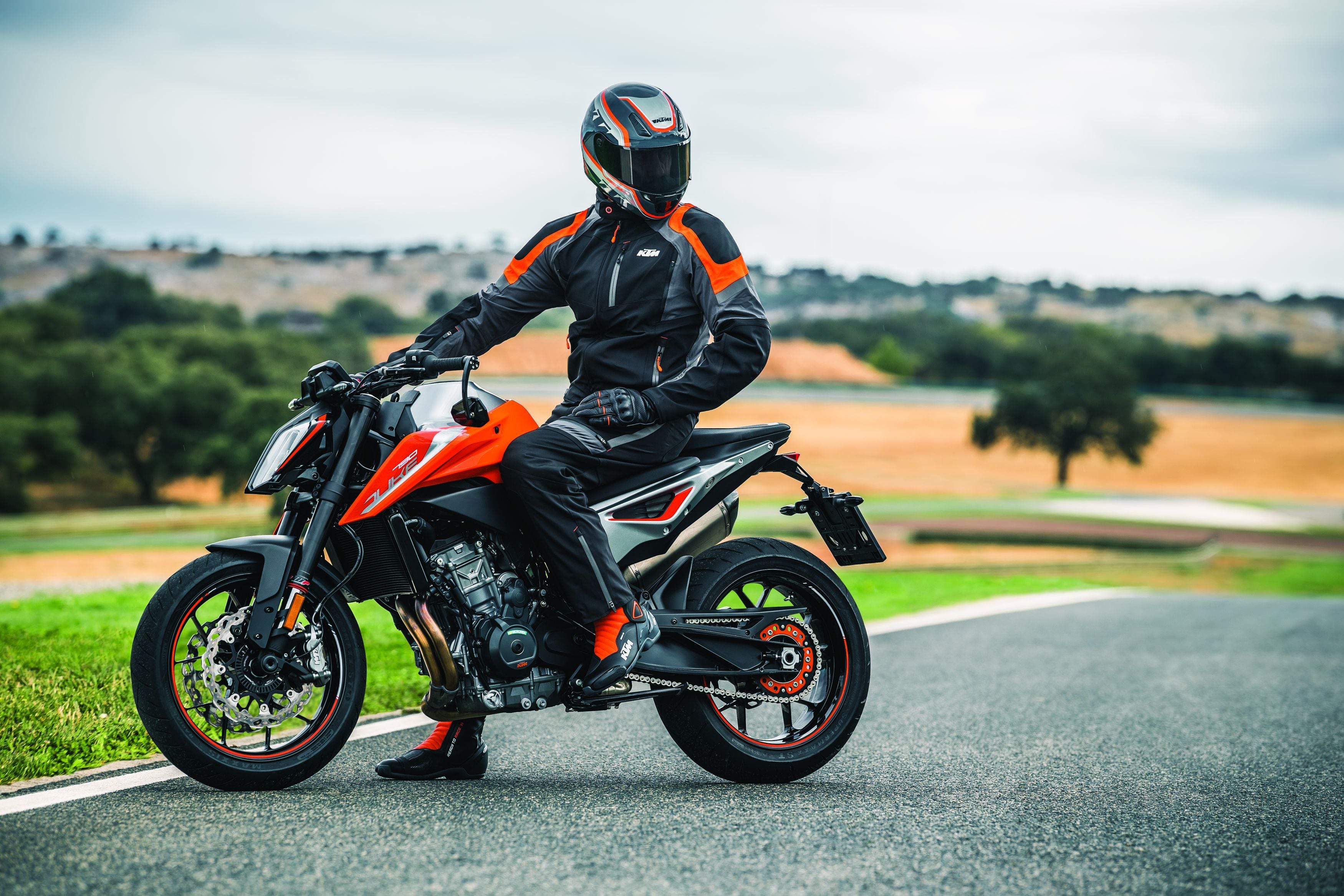 KTM DUKE 790