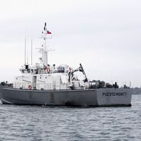 Naufragio en Calbuco: Armada amplía área para búsqueda de tres personas desaparecidas