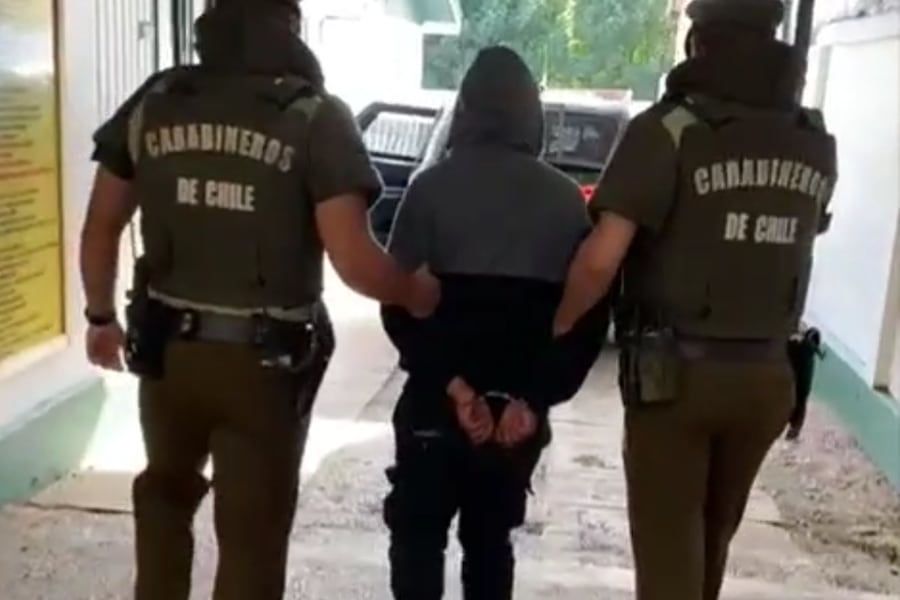 Detienen a adolescente imputado de herir a tiros a dos carabineros en ...