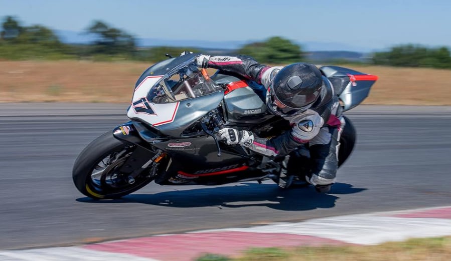 Mujeres y motorsport