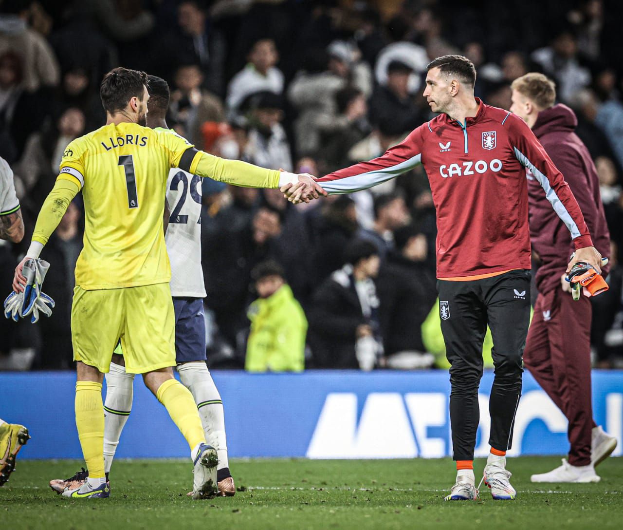 Dibu Martínez y Hugo Lloris