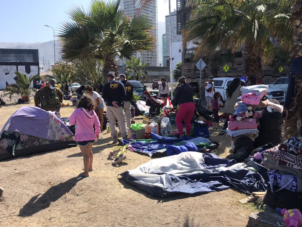 Campamento en playa de Iquique