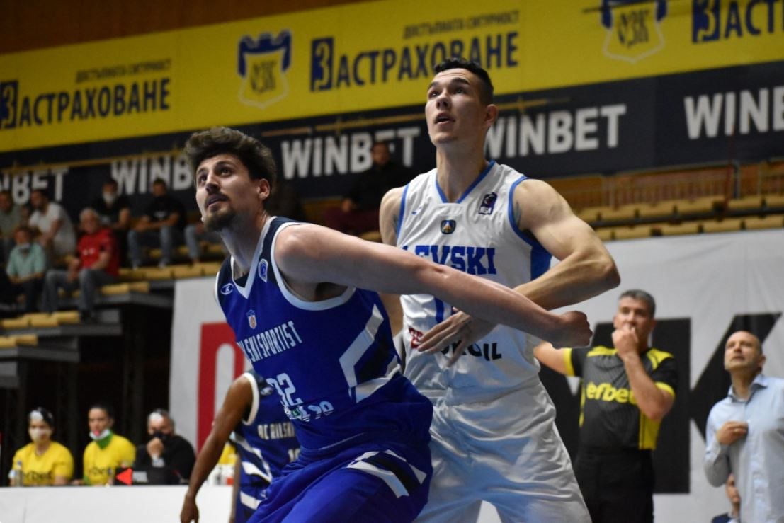 Nicolás Carvacho fue figura en el tercer partido de la final de la Liga de Bulgaria.