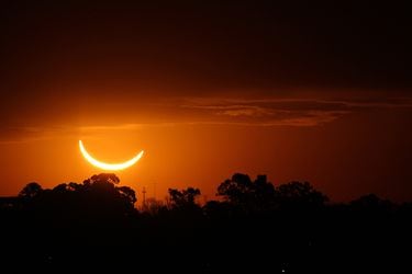 Argentina_Solar_Eclips-(2071078)