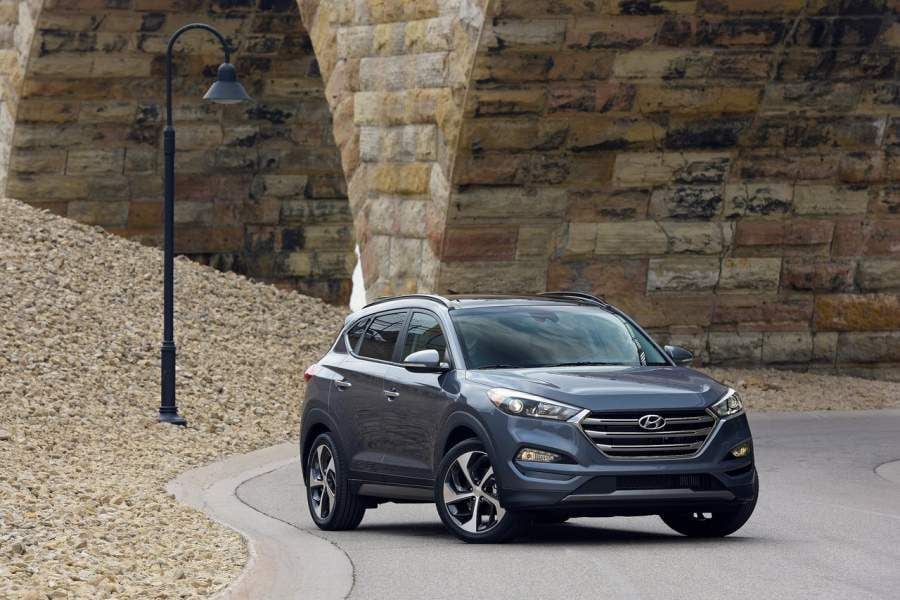 Hyundai-Tucson-2016-1280-01-900x600.jpg