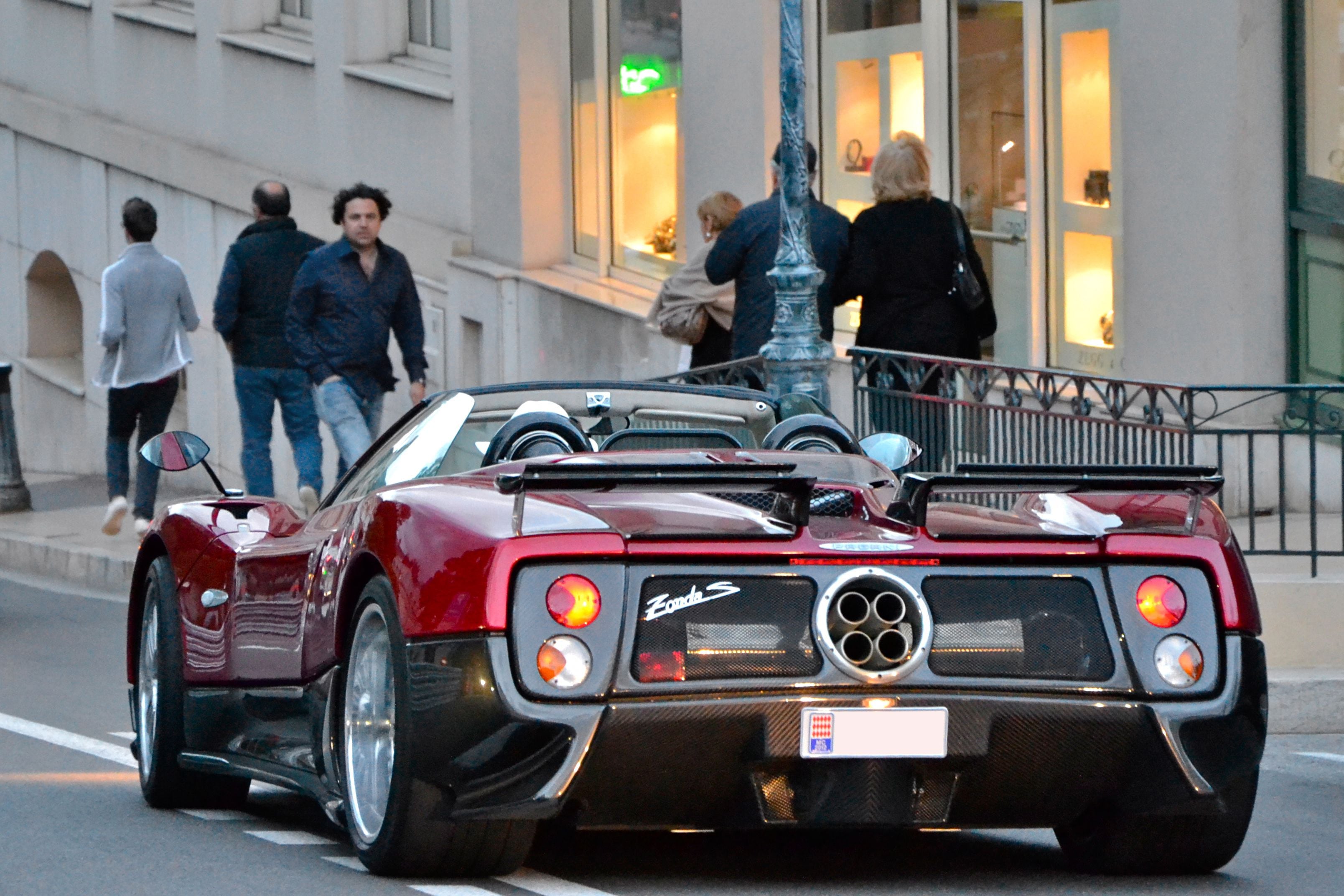 Pagani_Zonda_C12-S_Roadster