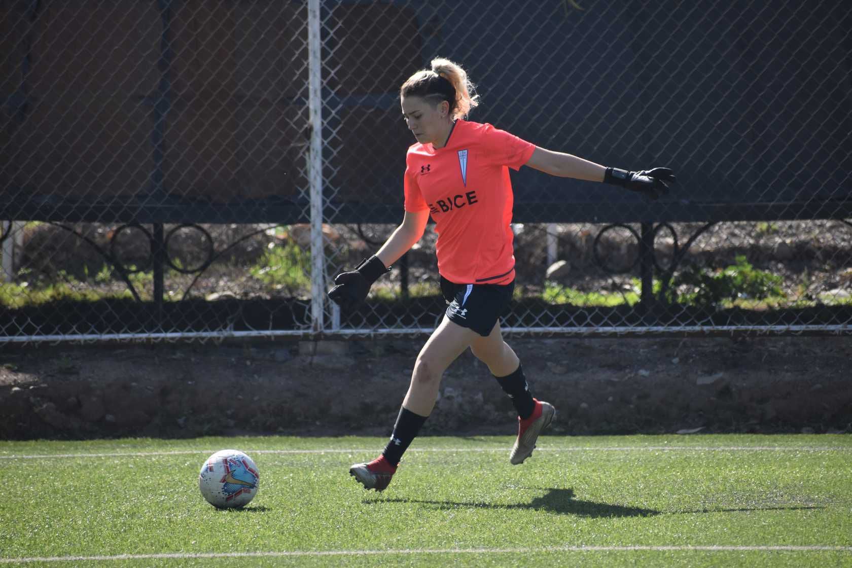 Paz González, durante un entrenamiento de la UC.