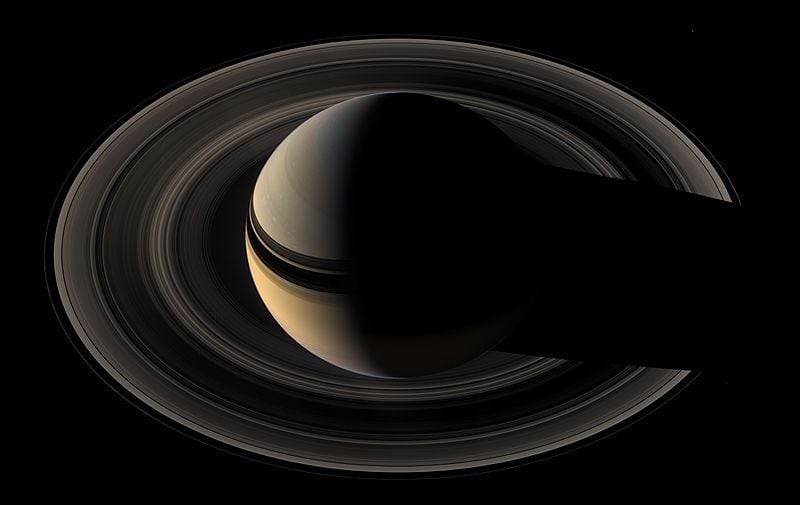 Lee también en Qué Pasa: Dos astrónomos chilenos realizan un fascinante descubrimiento en Saturno