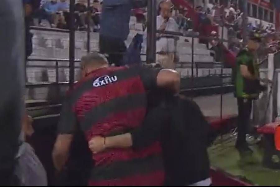 Sebastián Beccacece fue agredido por el técnico rival en el partido entre Patronato y Defensa y Justicia.