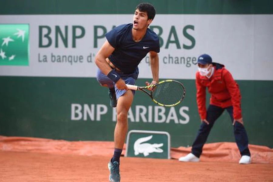 Alejandro Tabilo cayó ante Carlos Alcaraz en la última ronda clasificatoria para Roland Garros.