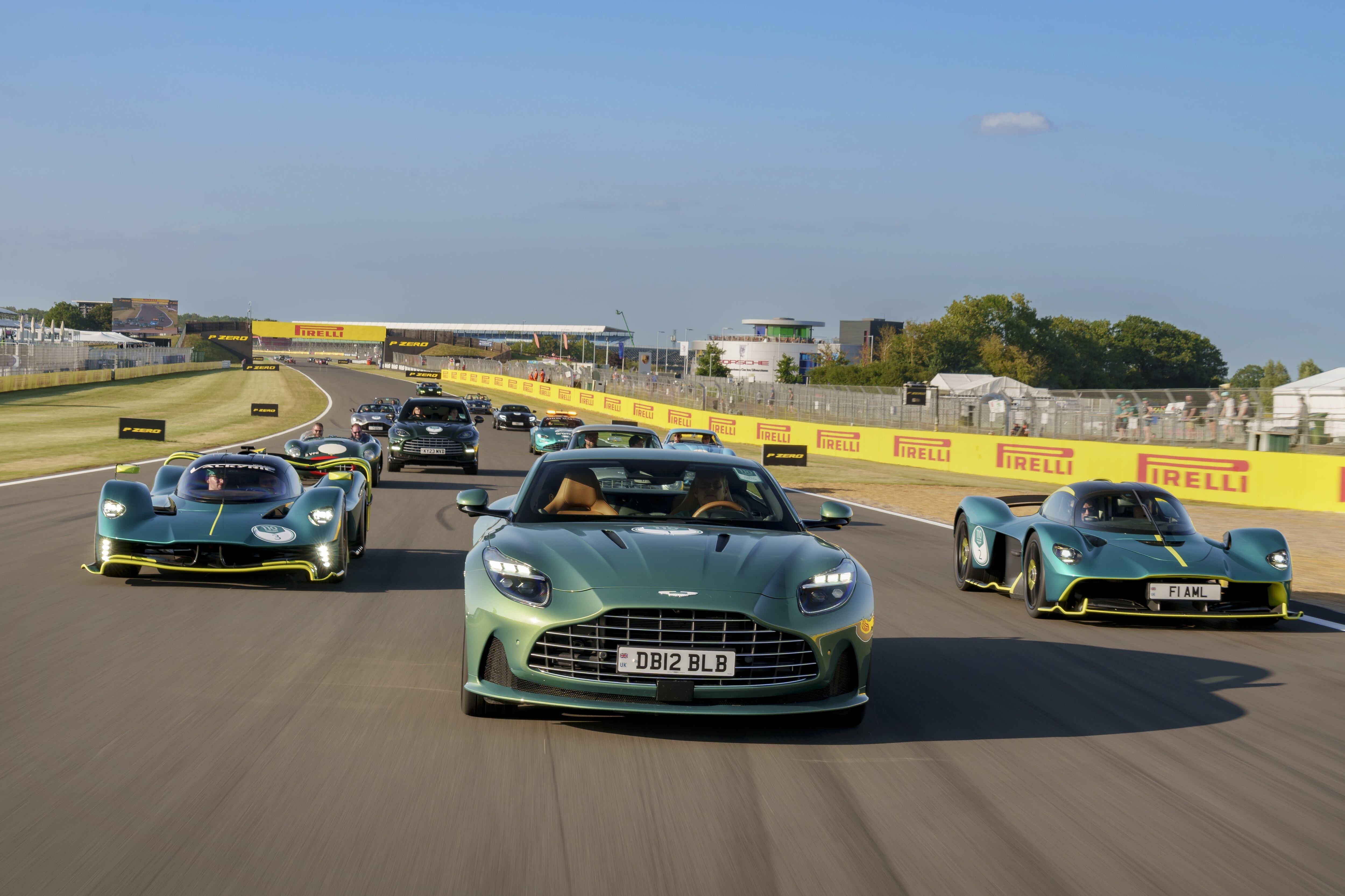 Aston Martin DB12 2024  EL PRIMER SUPER TOURER DEL MUNDO!!! 