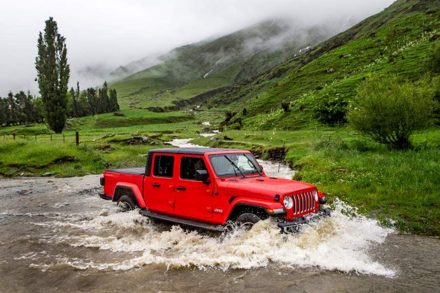 Jeep-Gladiator-02-900x600.jpg