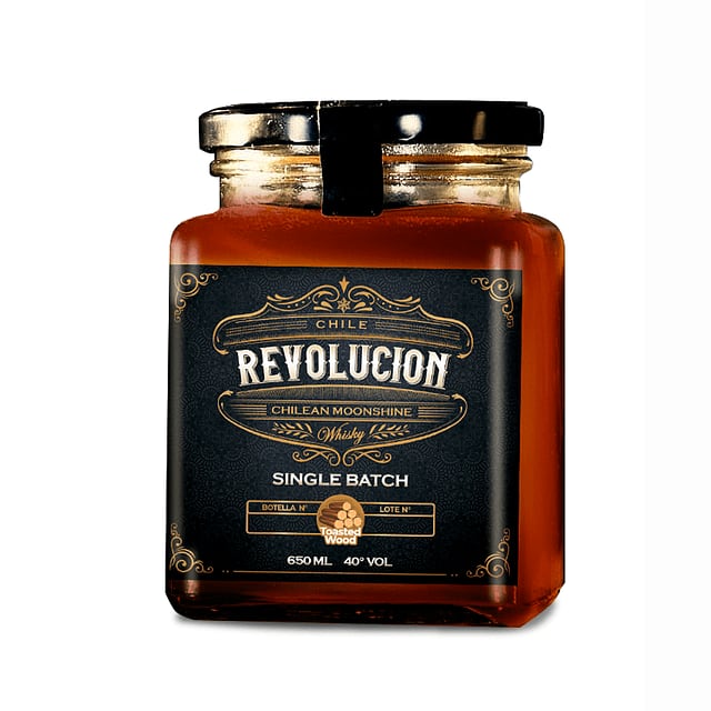 whisky Revolución Chilean Moonshine