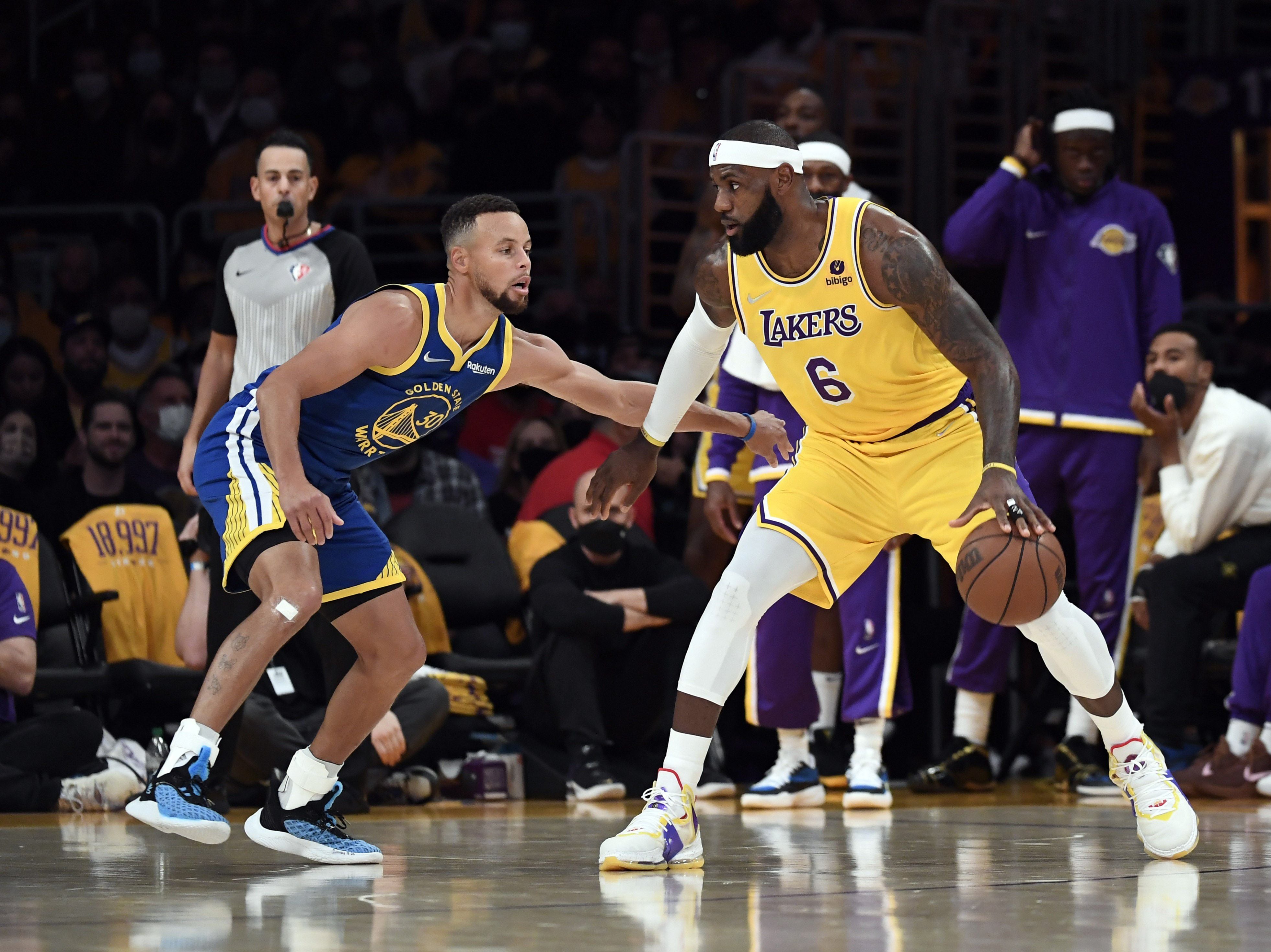 Golden State Warriors v Los Angeles Lakers