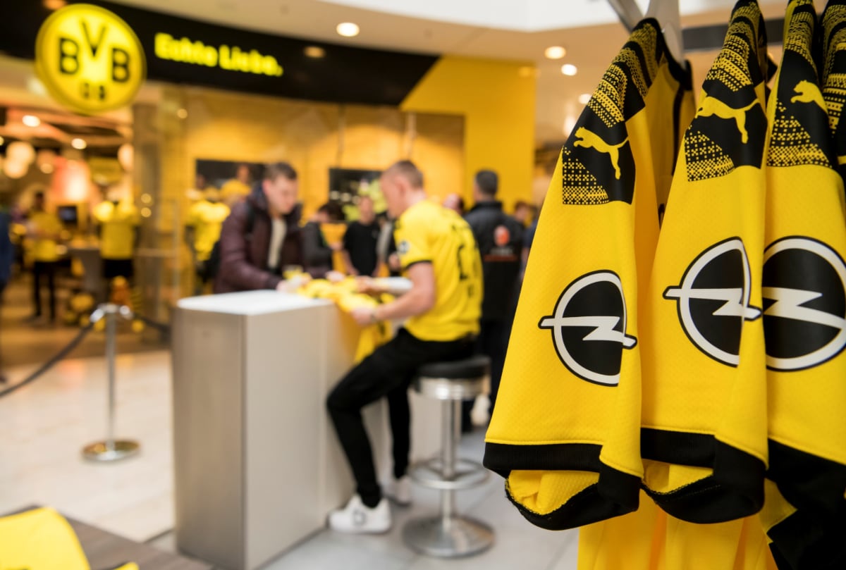 bvb-home-shirt-opel-logo-506793.png