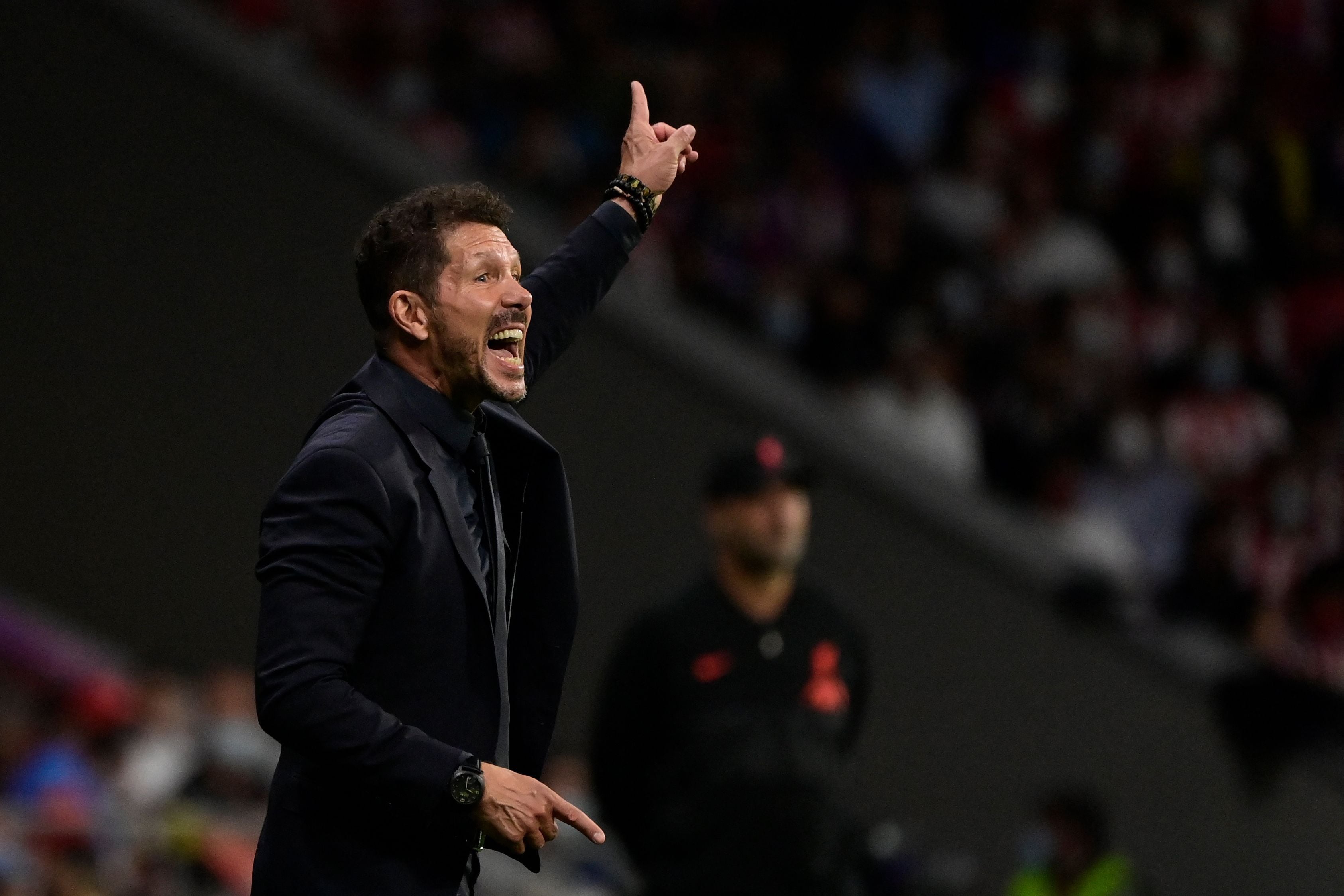 Diego Simeone se fue rápido y no quiso saludar a Jürgen Klopp.