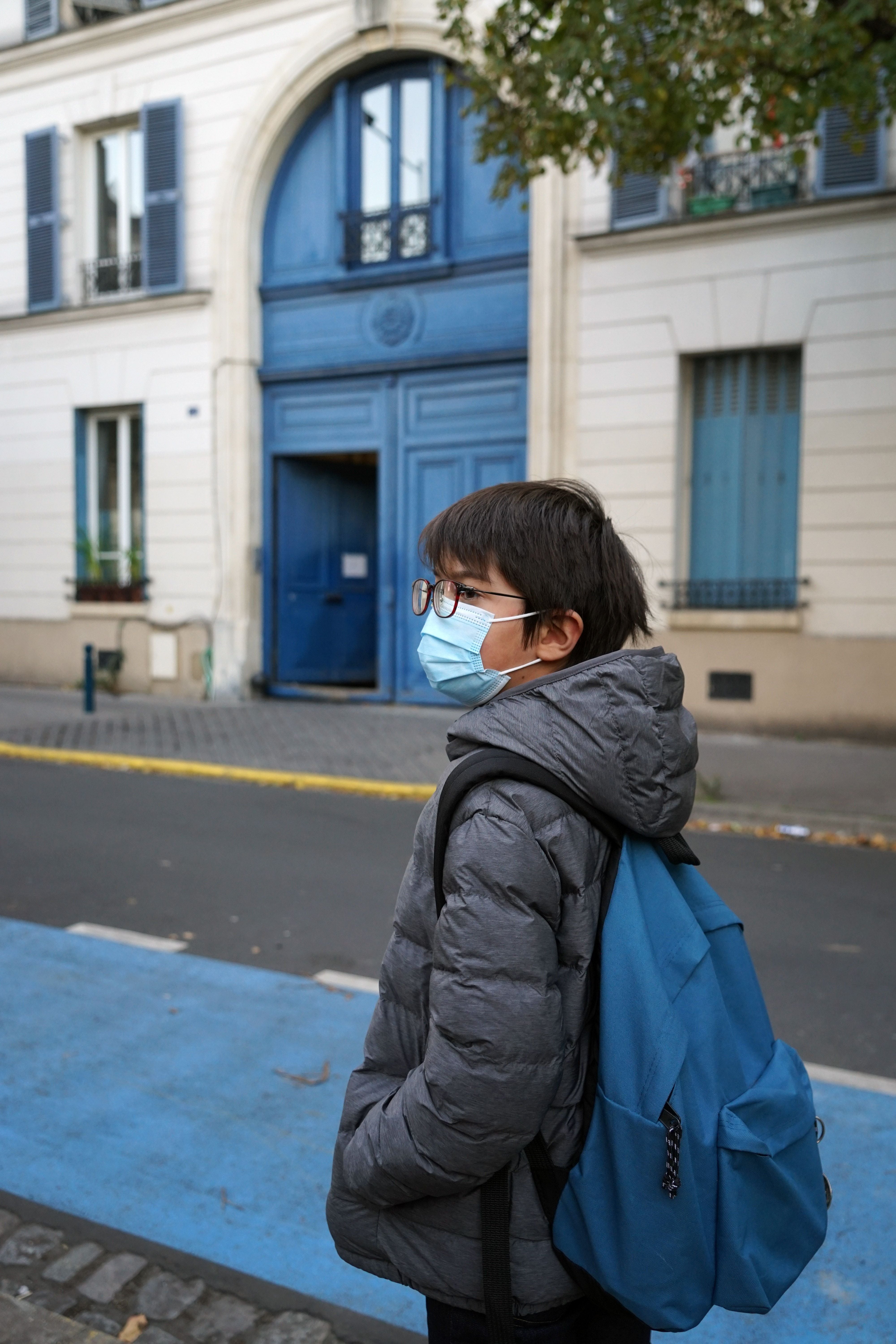 FRANCE - GOING TO PRIMARY SCHOOL WITH A PROTECTIVE MASK