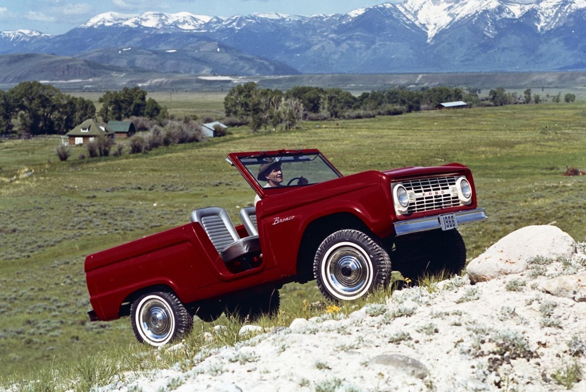 1966_Ford_Bronco_CN3808_029.jpg