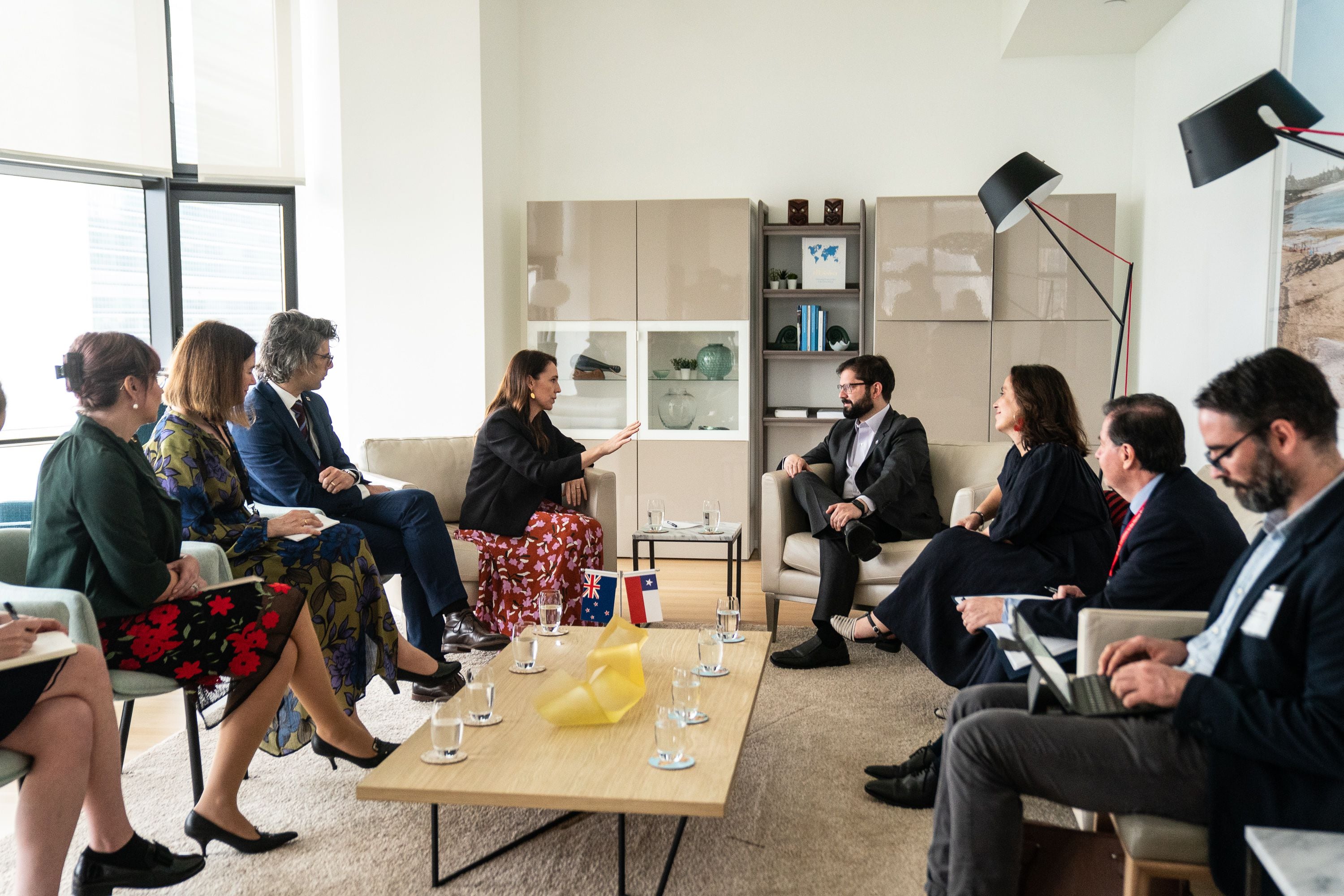 Reunión entre el Presidente Gabriel Boric y la primera ministra de Nueva Zelanda, Jacinda Ardern