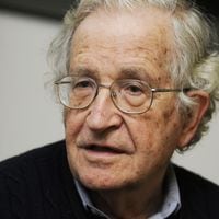 La inquietante opinión de Noam Chomsky sobre la Inteligencia Artificial