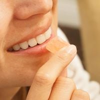 Los 3 peores alimentos para tus dientes y 3 formas de prevenir el daño