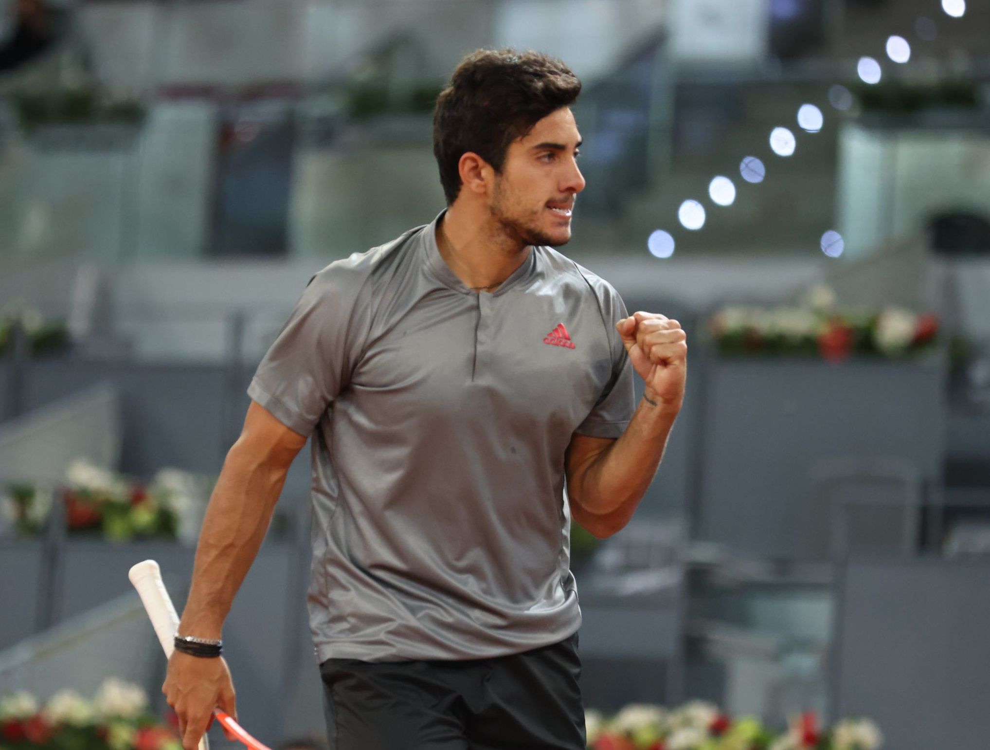 Christian Garin, durante el partido ante Fernando Verdasco. FOTO: @MutuaMadridOpen / Twitter.