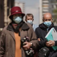 Seguirán las mascarillas: OMS dice que alza de casos de Covid en China pone en duda fin de  pandemia